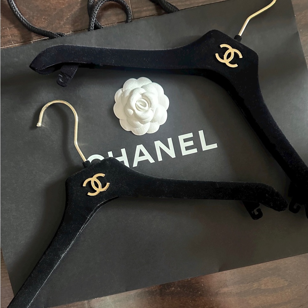AUTH TWO Chanel boutique velvet hangers